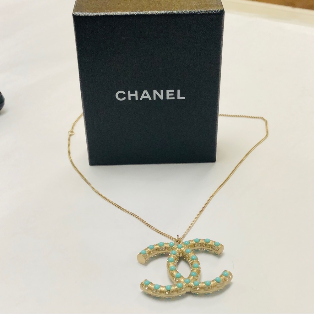 CHANEL Gold Turquoise & Crystal Pendant Necklace - Picture 4 of 8